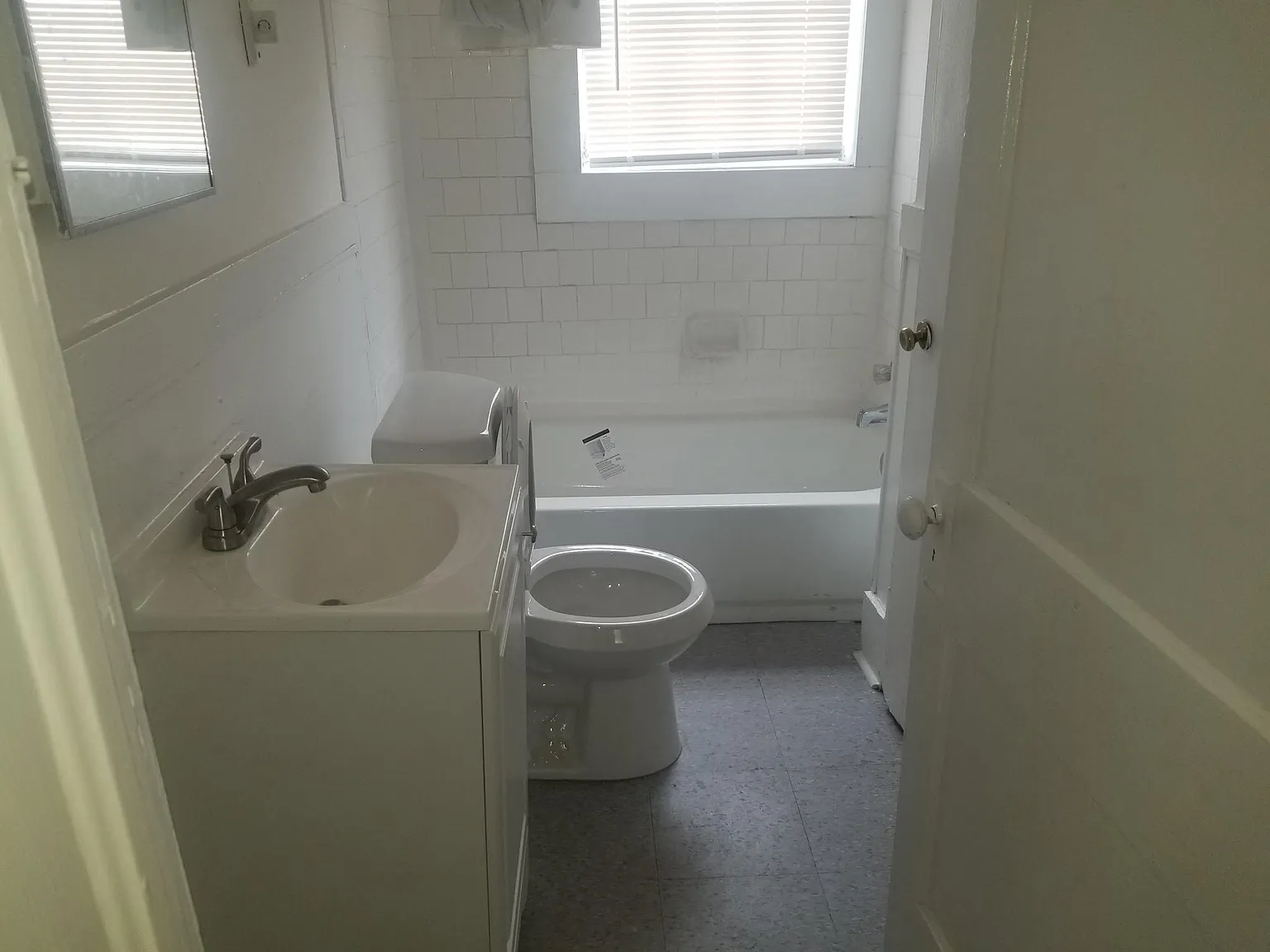 4 bed, 1800 sqft, $1,375 — Photo 2