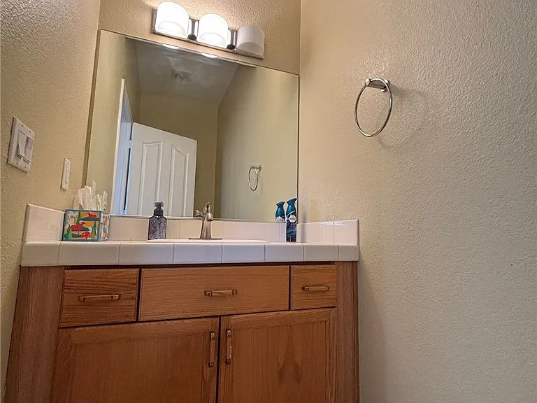 7909 Constantinople Ave — Photo 11