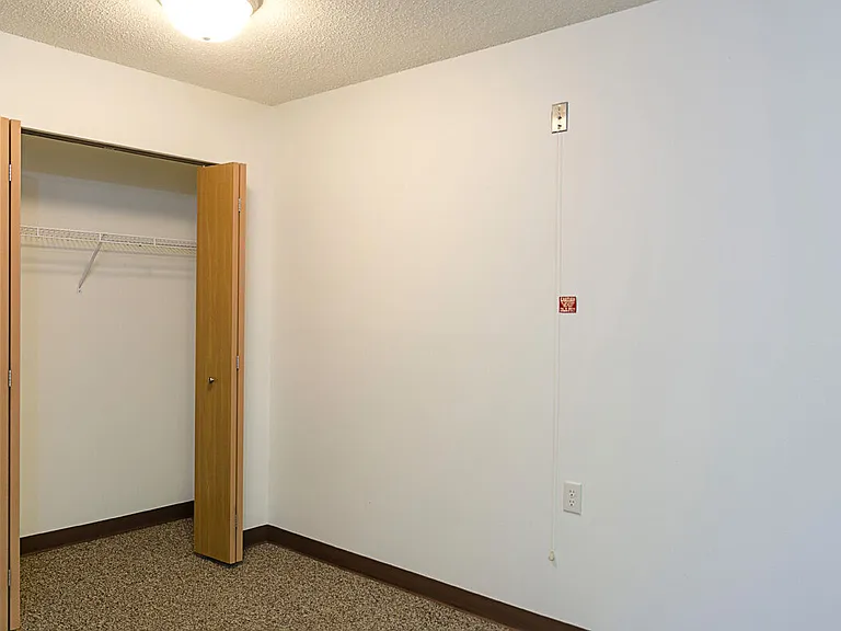 1119 Roseland Dr — Photo 14