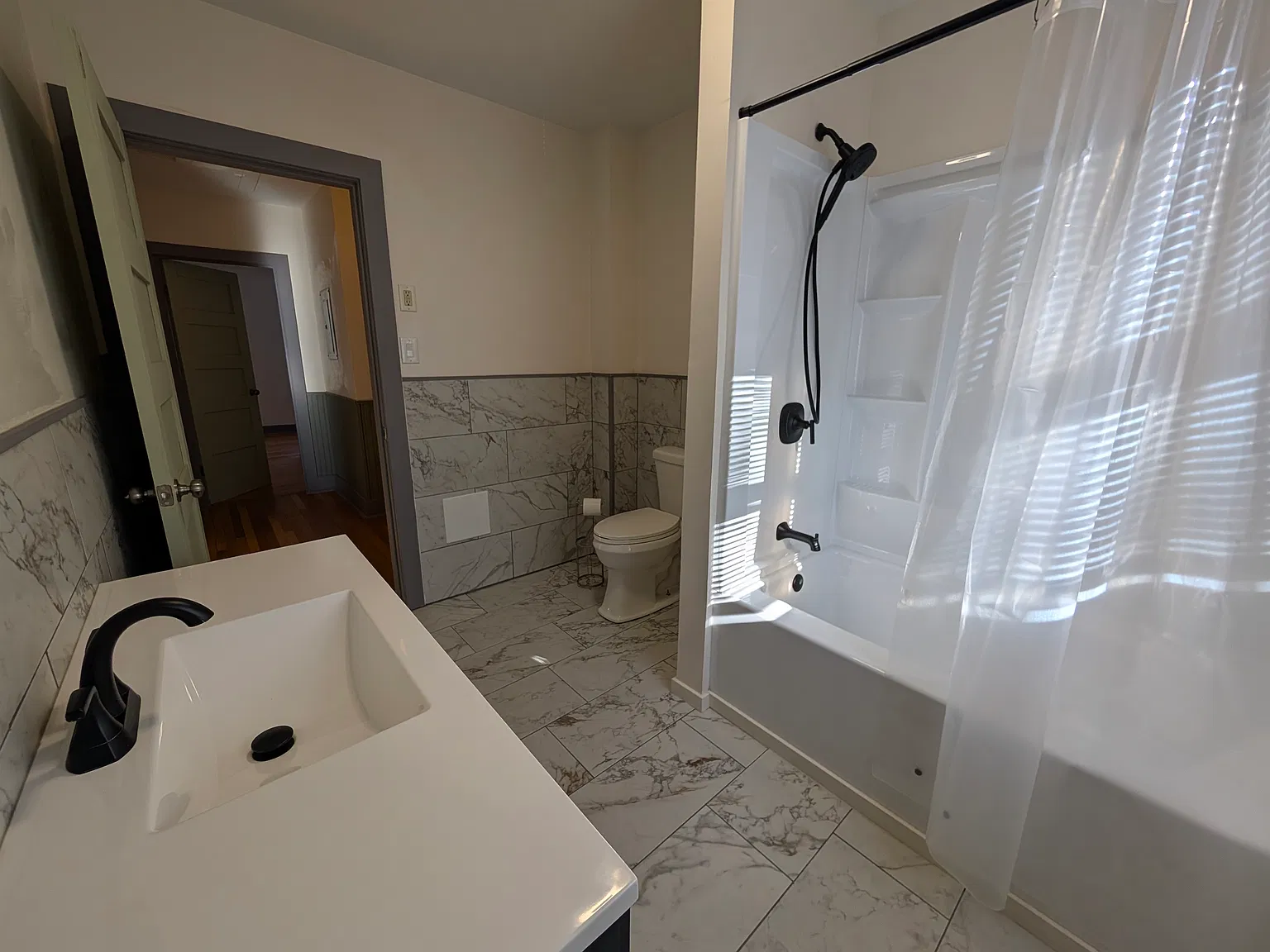 3 bed, 1400 sqft, $1,800 — Photo 3
