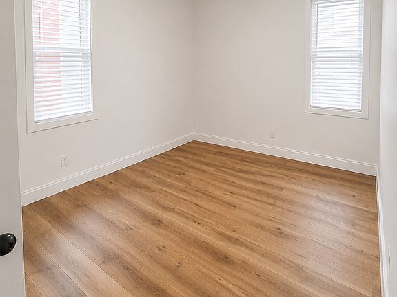 5th image of 1040 Bergen St #B