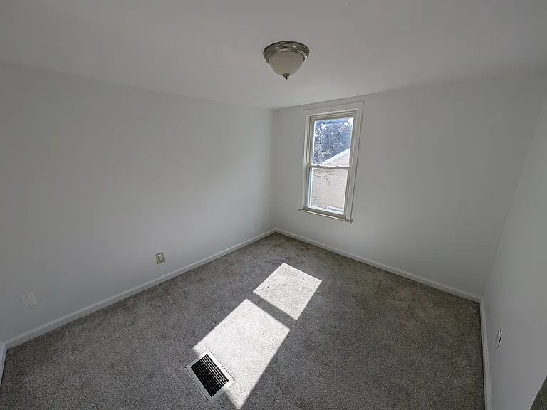 343 College St #A — Photo 9
