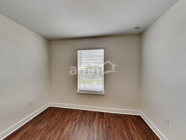 1115 Walden Pond Dr — Photo 16