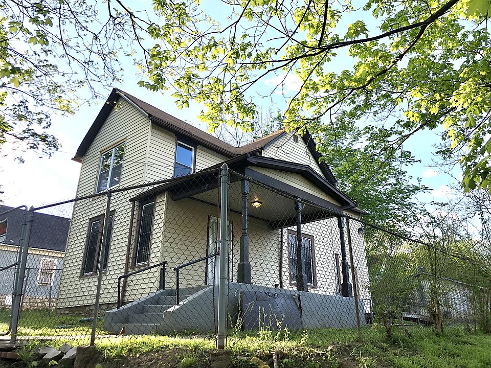 1st image of 3828 E 11th St