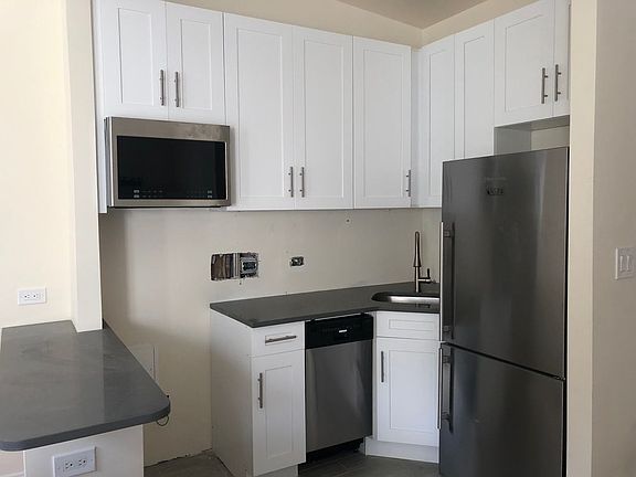 5th image of 452 W 47th St APT 5A
