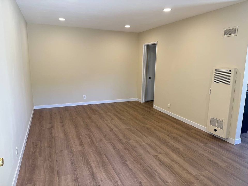 1st image of 9843 Hannum Dr