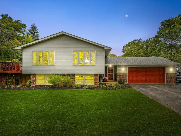 4124 Russell Ave, Gurnee, IL 60031