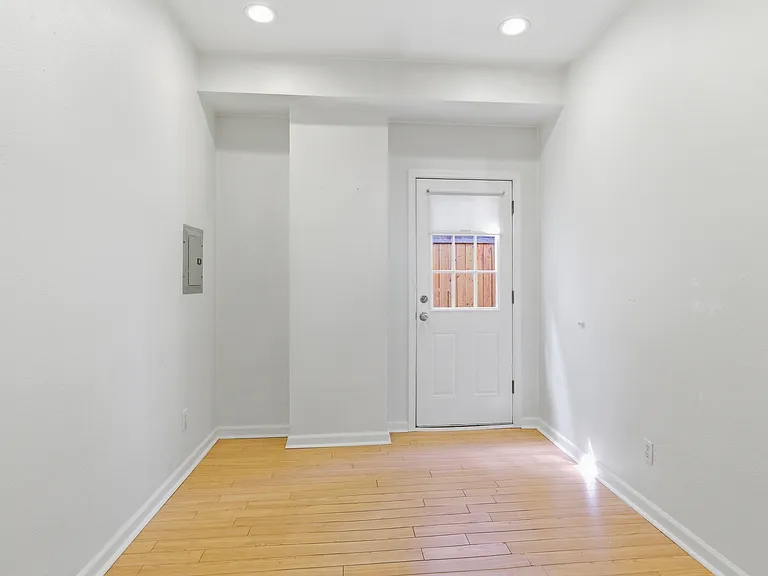 4303 SW Myrtle St — Photo 11