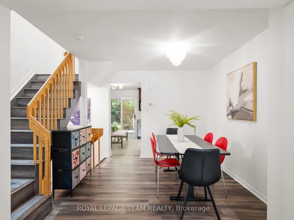 212 Provender Ave, Ottawa, ON K1K 4N7