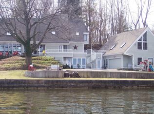 676 Seneca Rd, Rochester, NY 14622