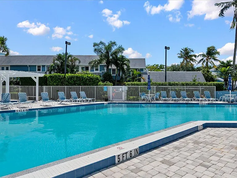 621 Ocean Dunes Cir — Photo 30