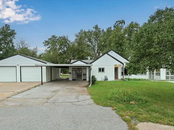 4428 N 7th St, Carter Lake, IA 51510