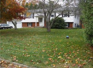 43 Shetland Dr, Wallingford, CT 06492