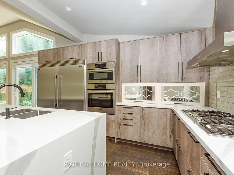 176 Maplewood Rd — Photo 15
