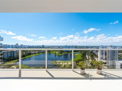 20281 E Country Club Dr #PENTHOUSE 3, Aventura, FL, 33180