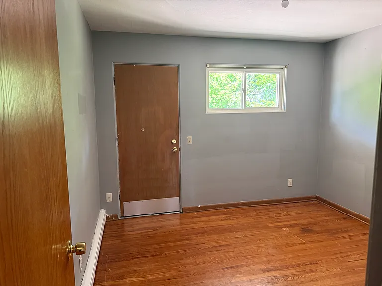 701 N Midvale Blvd #4 — Photo 3