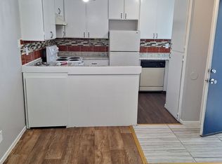 7259 S Land Park Dr #B1, Sacramento, CA 95831