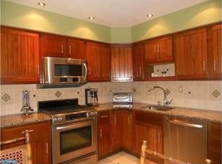 175 Manor Rd, Huntingdon Valley, PA 19006