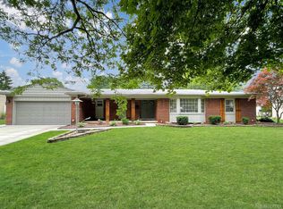 31986 Gilbert Dr, Warren, MI 48093