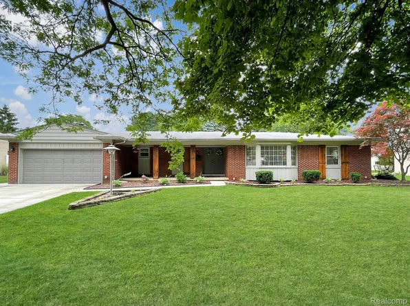 31986 Gilbert Dr, Warren, MI 48093