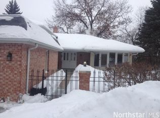 1810 Eagle Ridge Dr, Mendota Heights, MN 55118