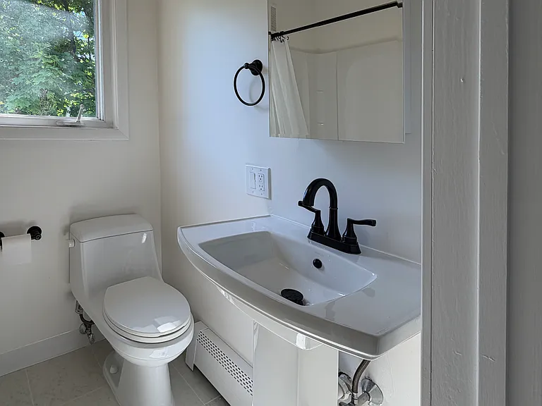 33 Macintosh Rd #B — Photo 6