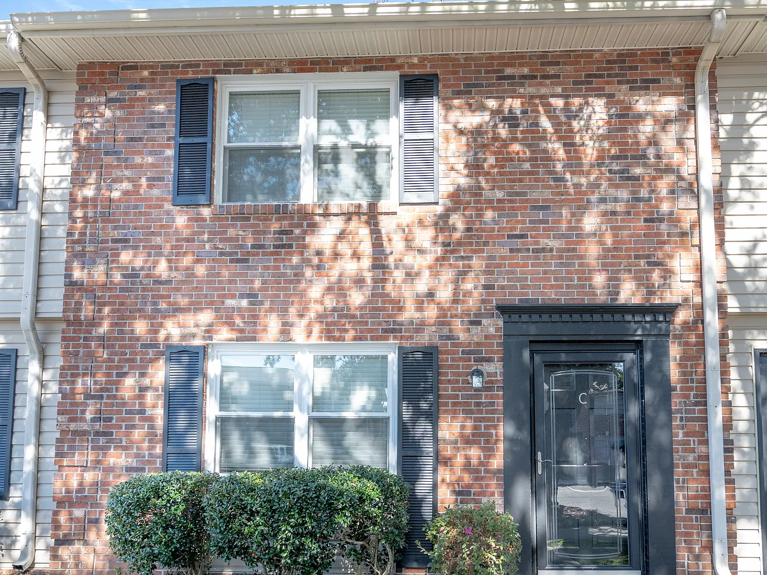 415 Parkdale Drive - Unit 18C — Photo 1