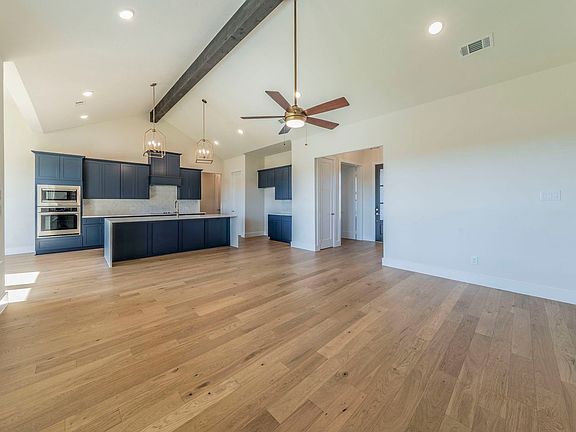 4th image of 1305 Green Ridge Dr