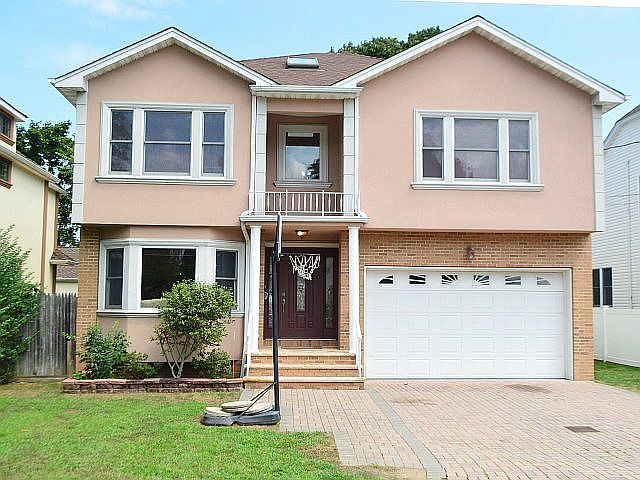 1st image of 10 Garfield Pl