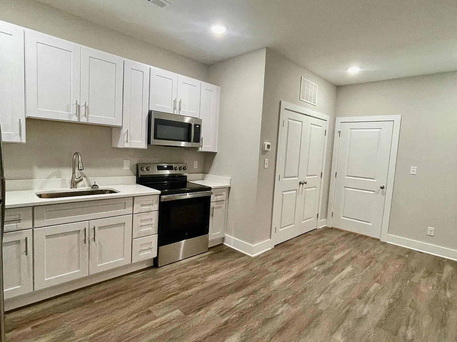 325 English Commons Drive — Photo 4