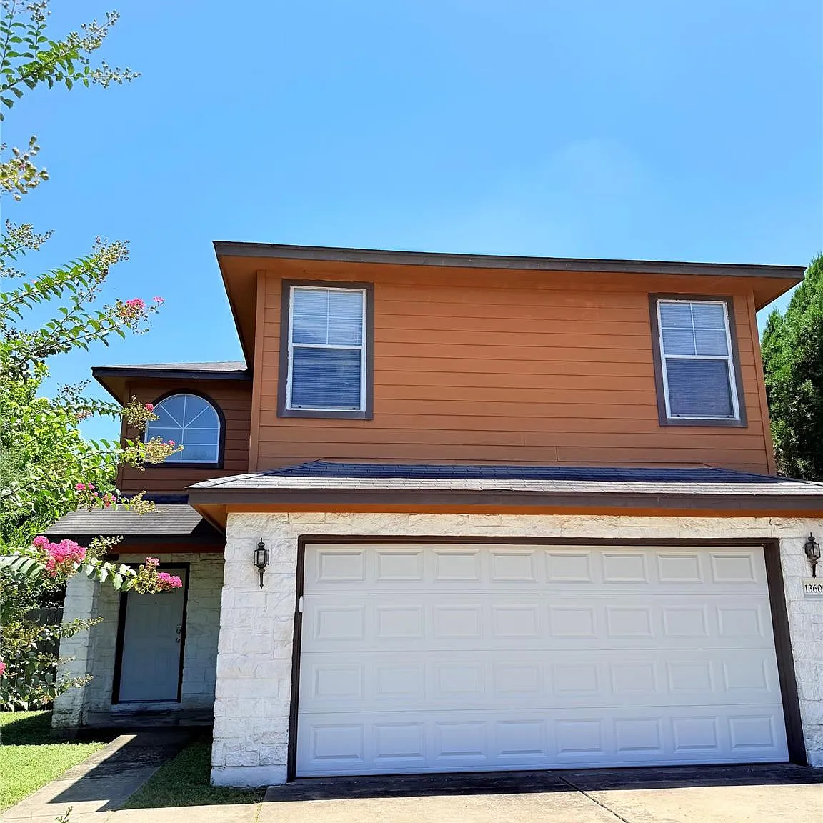 3 bed, 2.5 bath, 1540 sqft, $2,100 — Photo 1