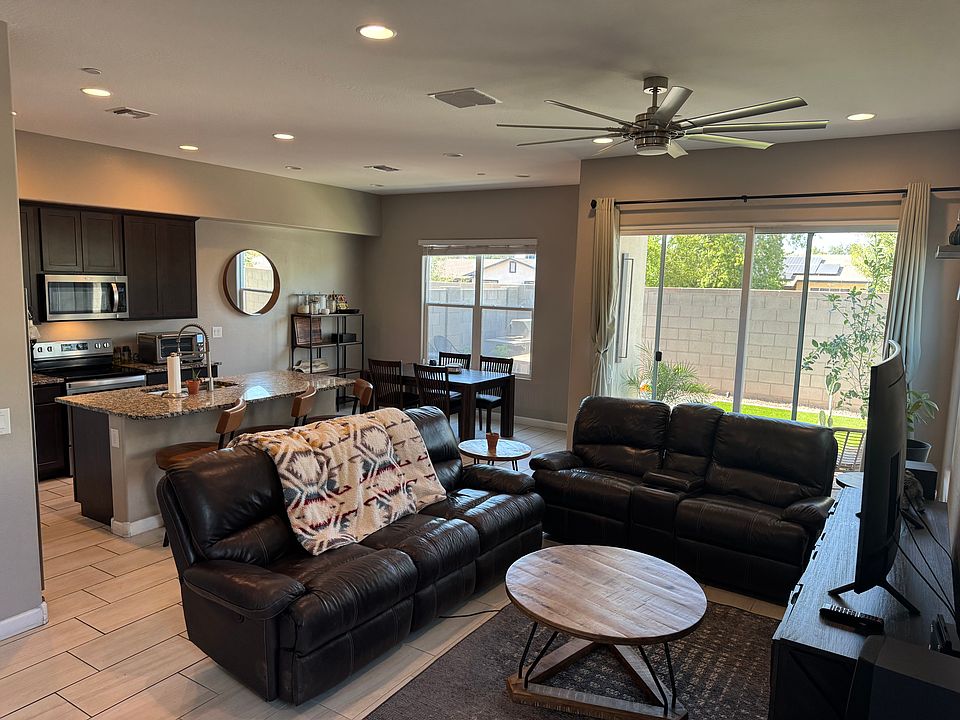Great room (downstairs)