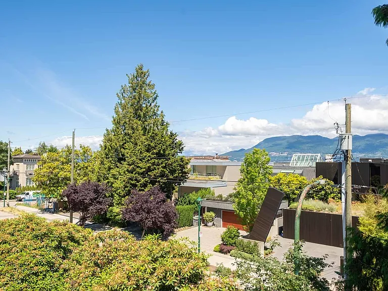 3546 Point Grey Rd #B — Photo 14