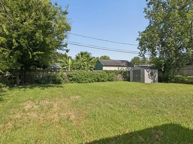 216 Bearle St — Photo 25