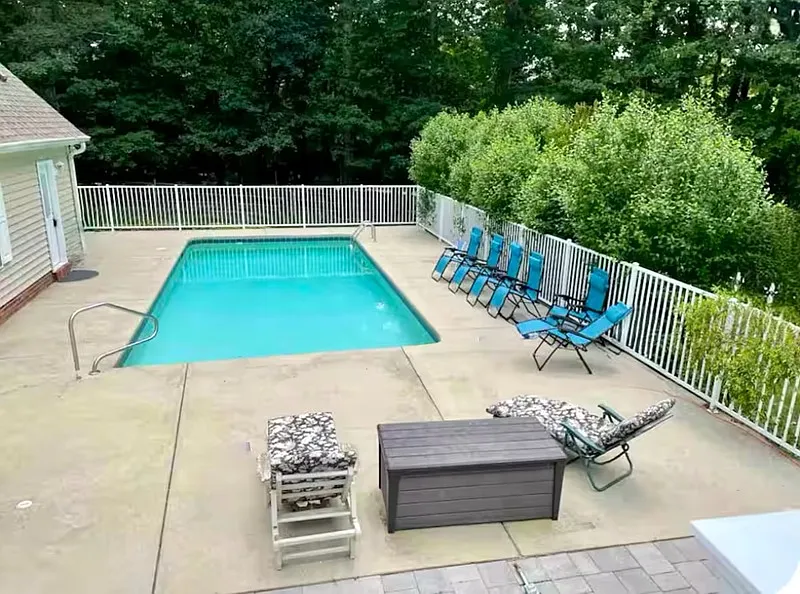 3001 Latta Dr
