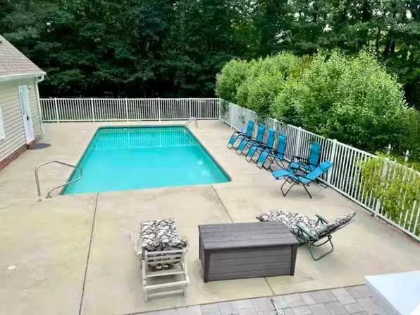 3001 Latta Dr, Summerfield, NC 27358