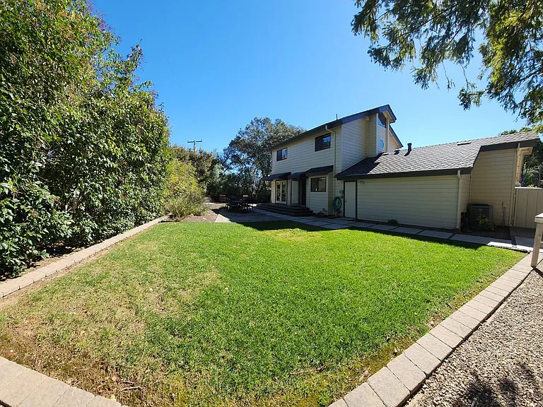 270 E Foothill Blvd — Photo 4