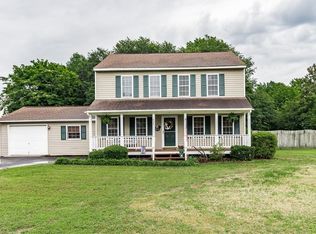 835 W Riverside Dr, Lanexa, VA 23089