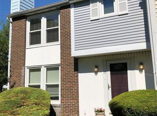 11 Summit Knolls Dr, Webster, NY
