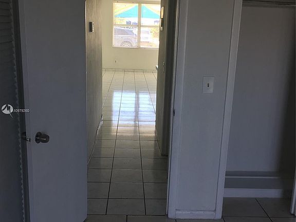 3rd image of 7917 West Dr #8