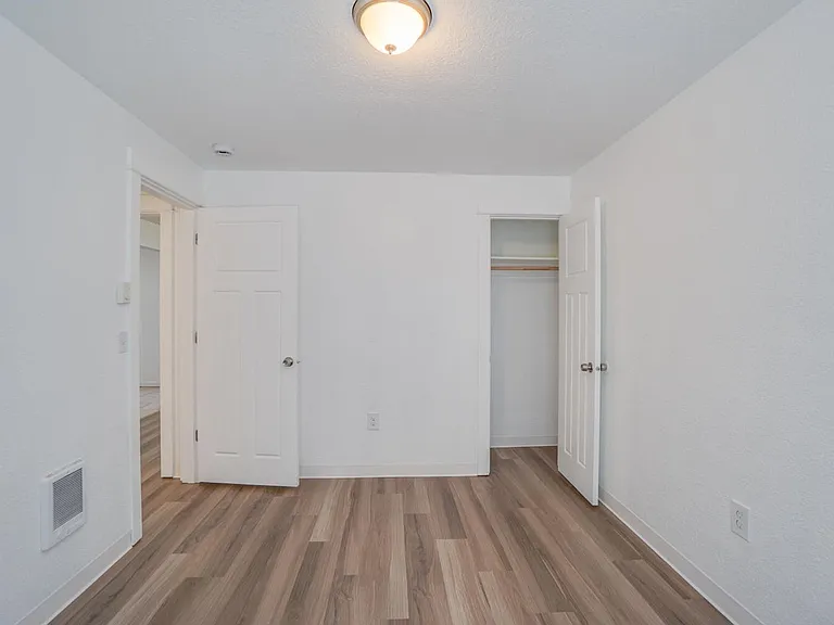 Trees Apartment Available Now — Photo 31