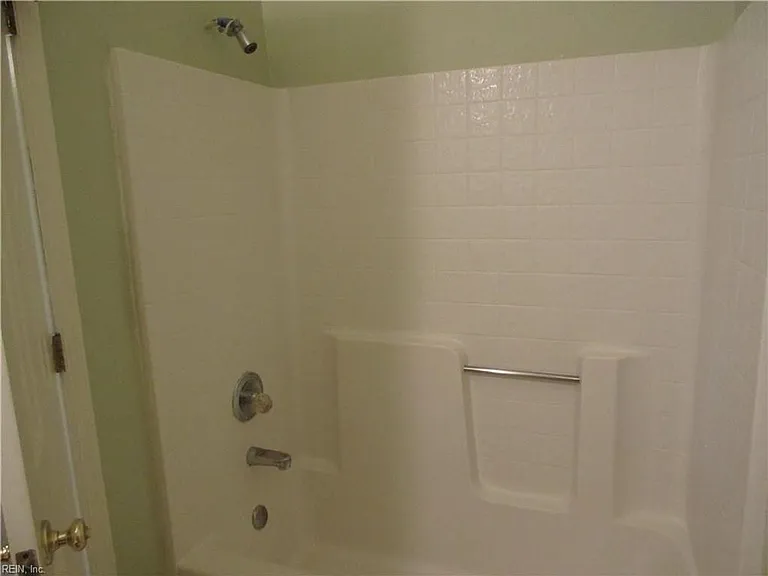 110 Foundry Ct — Photo 4
