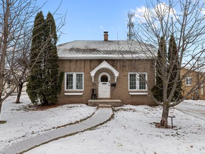 913 Desnoyer St, Kaukauna, WI, 54130