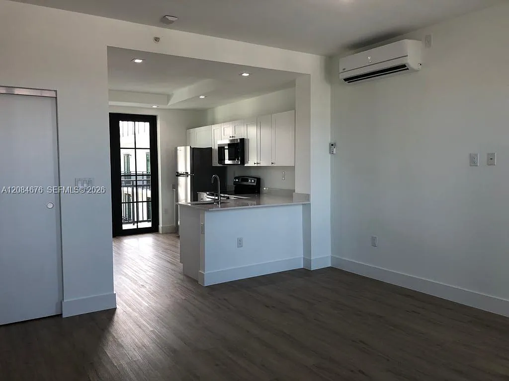 Main Street Lofts Condo — Photo 4