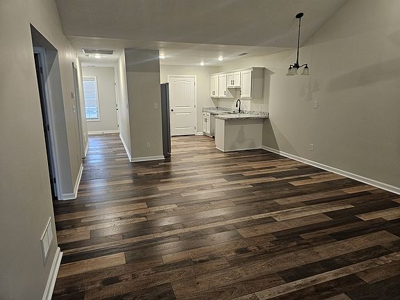 5th image of 406 Anna Hume Blvd #1