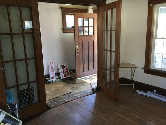 2nd image of 130 Villa Ave