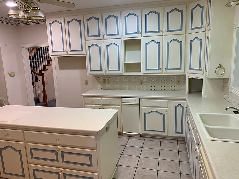 4311 FM 466 — Photo 5