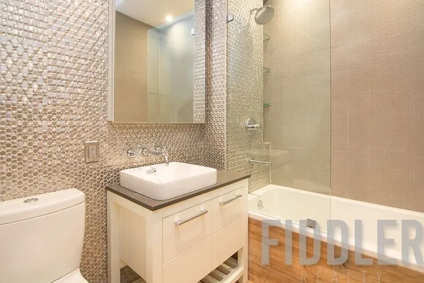 Rented by The KCI Group | media 7