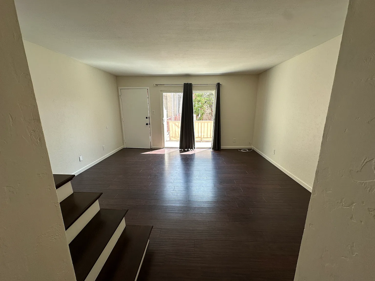 1 bed, 806 sqft, $925 — Photo 3