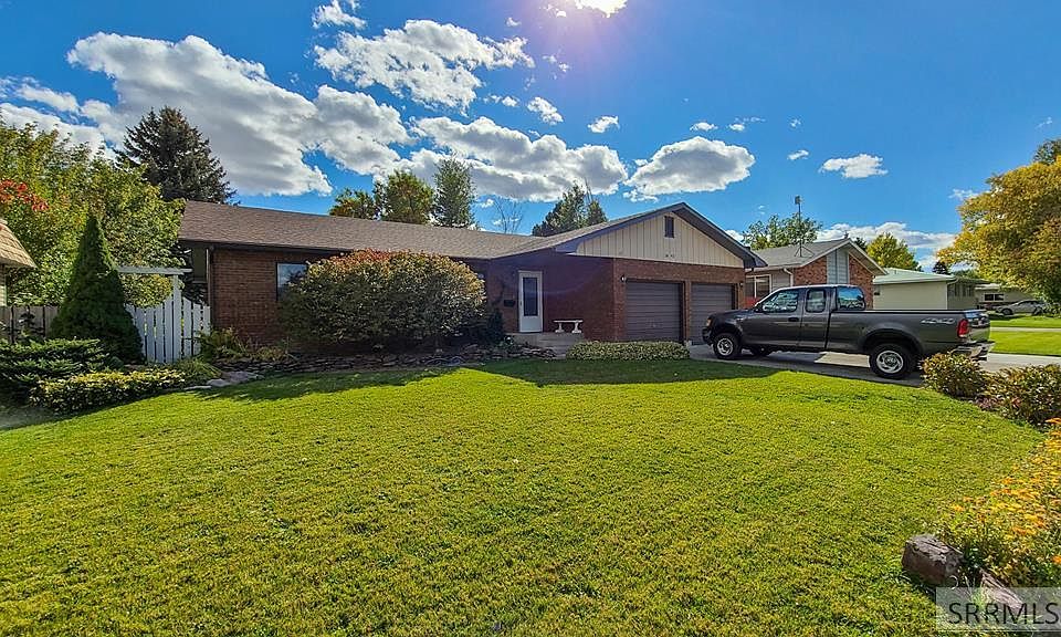 1st image of 1843 Carmel Dr